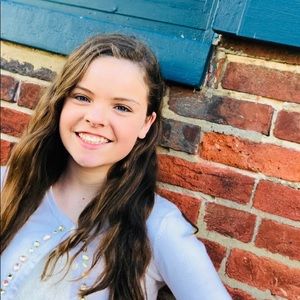 Meet your Posher, Caitlin